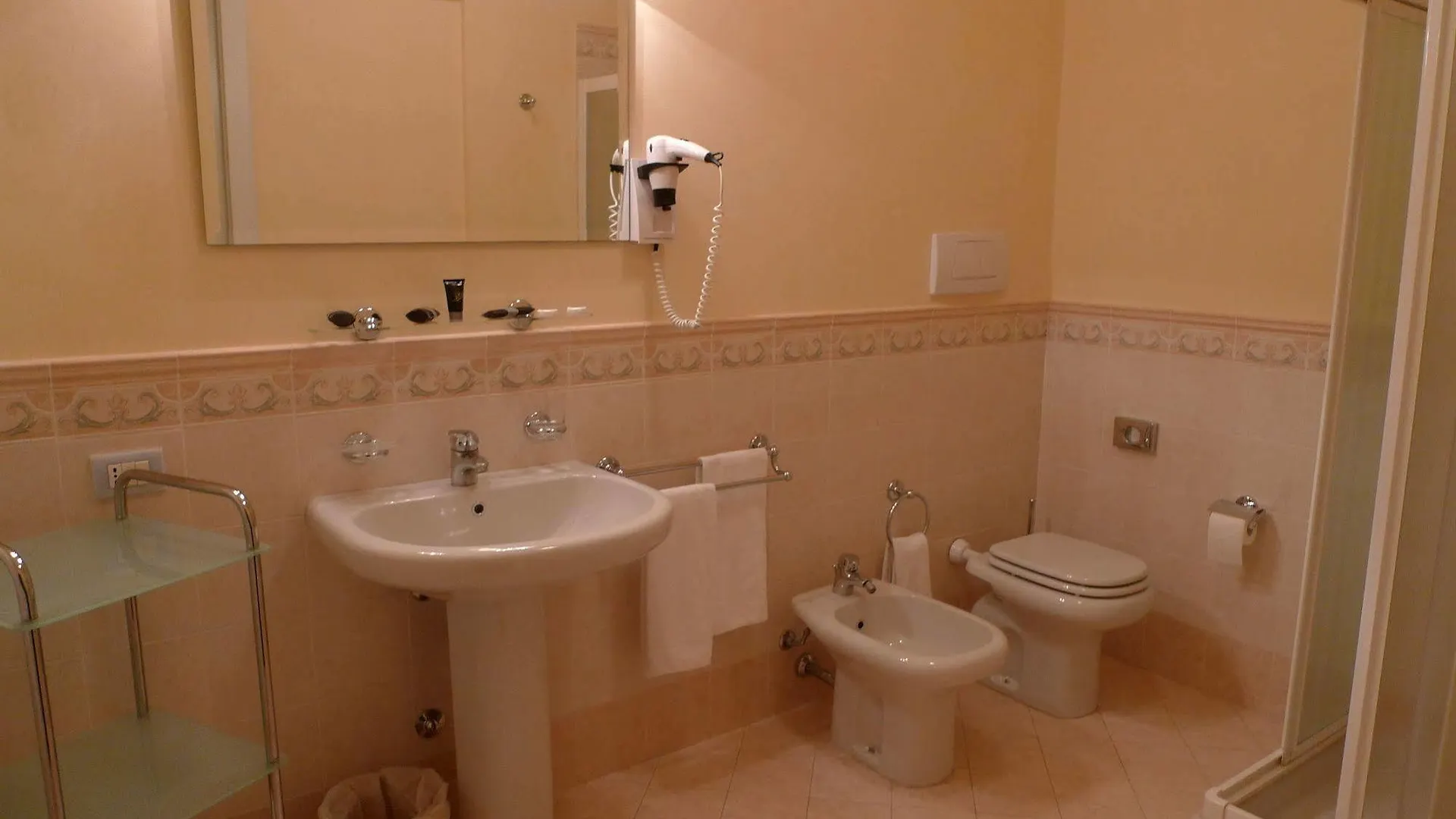 Appartamenti Borgo Gardone Riviera Daire