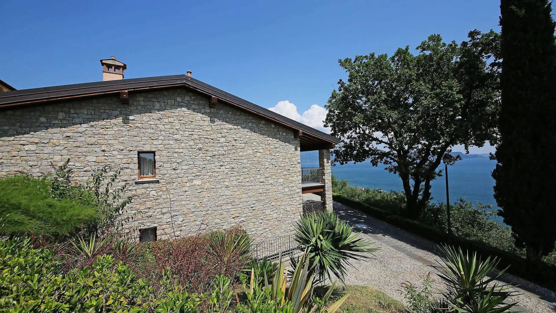 Appartamenti Borgo Gardone Riviera İtalya