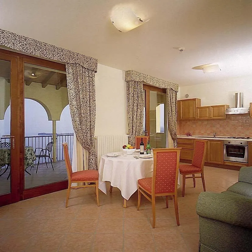 Appartamenti Borgo Gardone Riviera İtalya