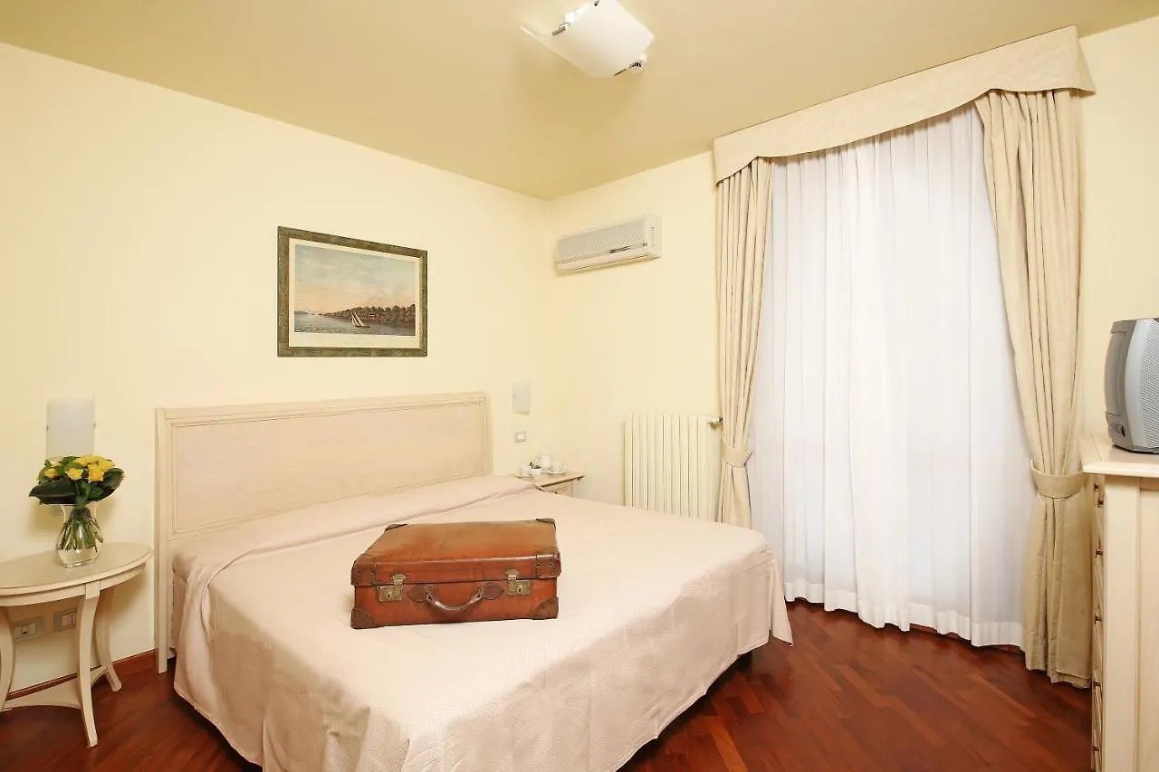 Appartamenti Borgo Gardone Riviera 0*,  İtalya