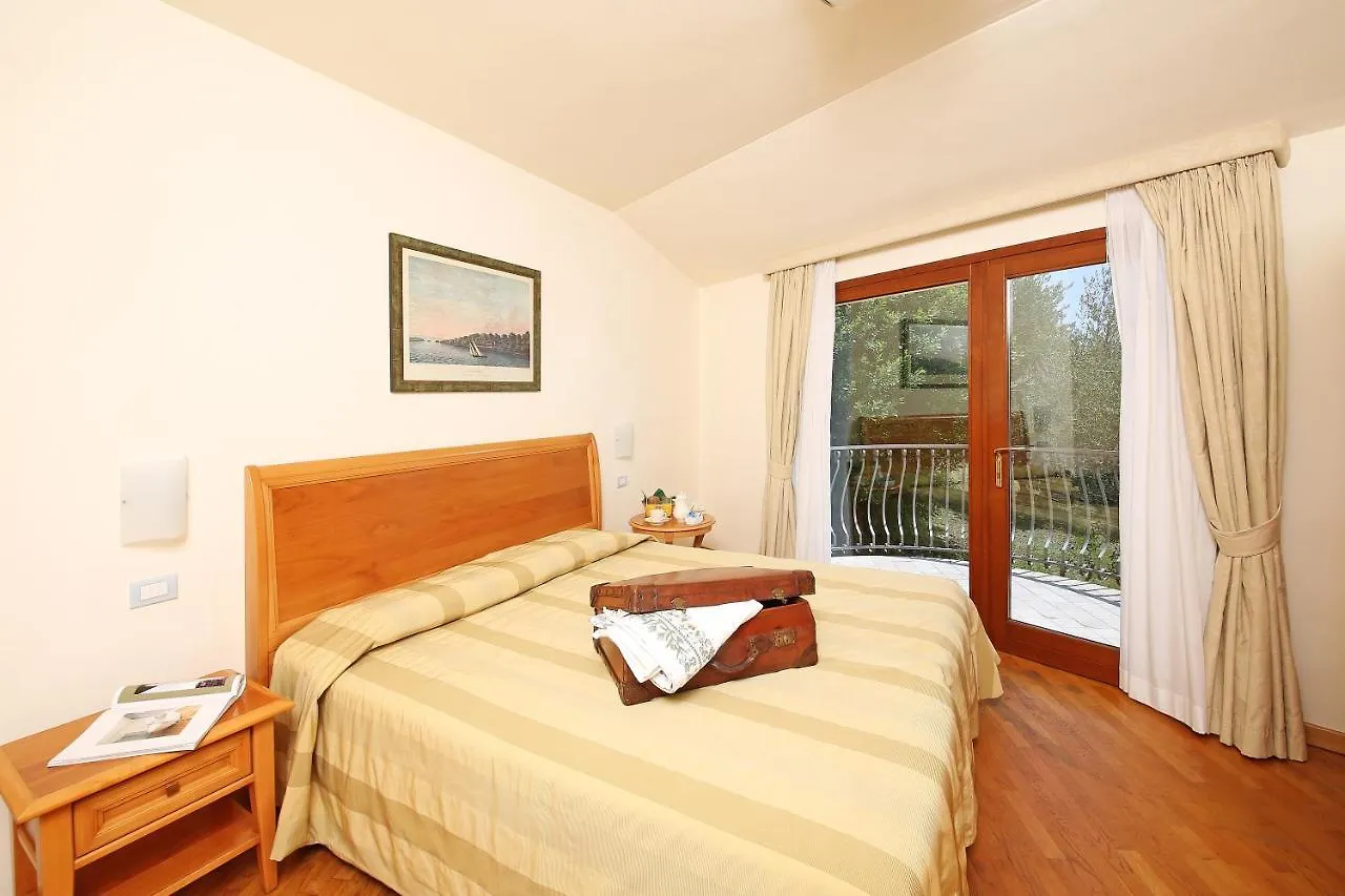 Appartamenti Borgo Gardone Riviera Daire