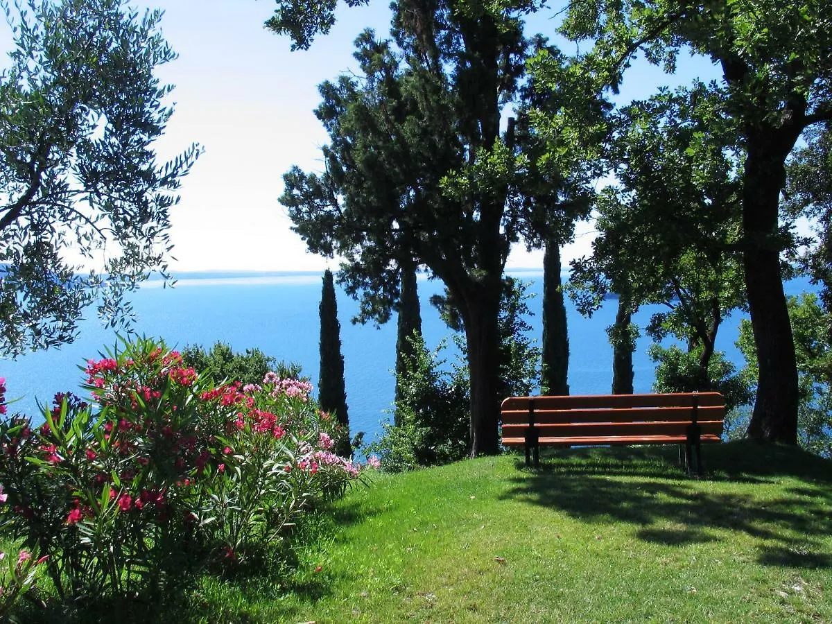 Appartamenti Borgo Gardone Riviera İtalya