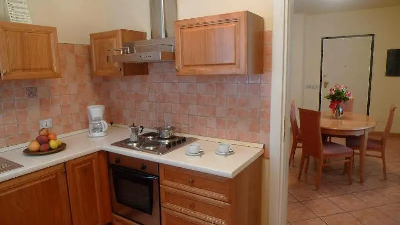 Daire Appartamenti Borgo Gardone Riviera İtalya